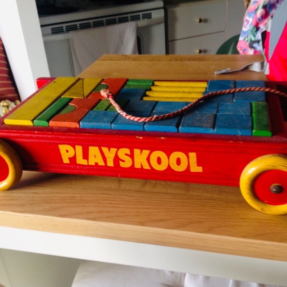 Rare Vintage Childs pull wagon with multi colour building blocks and pull rope… - Picture 1 of 1